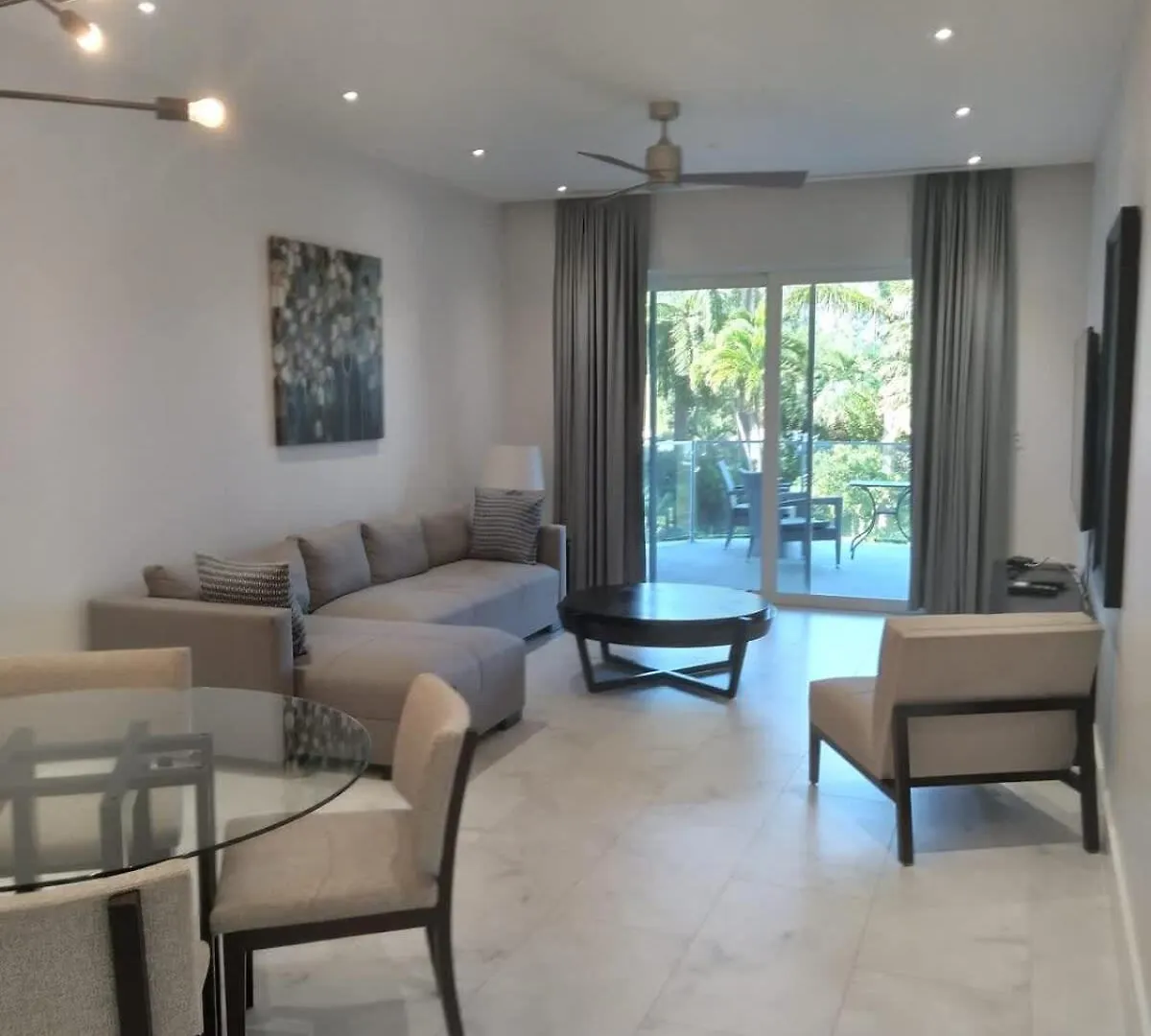 Holiday home Modern Condo At One Cable Beach With Balcony Nassau Bahamas