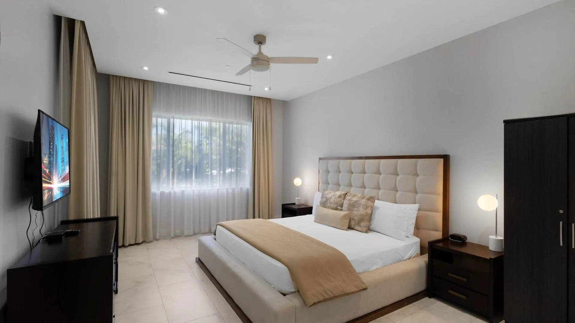 Holiday home Modern Condo At One Cable Beach With Balcony Nassau Bahamas