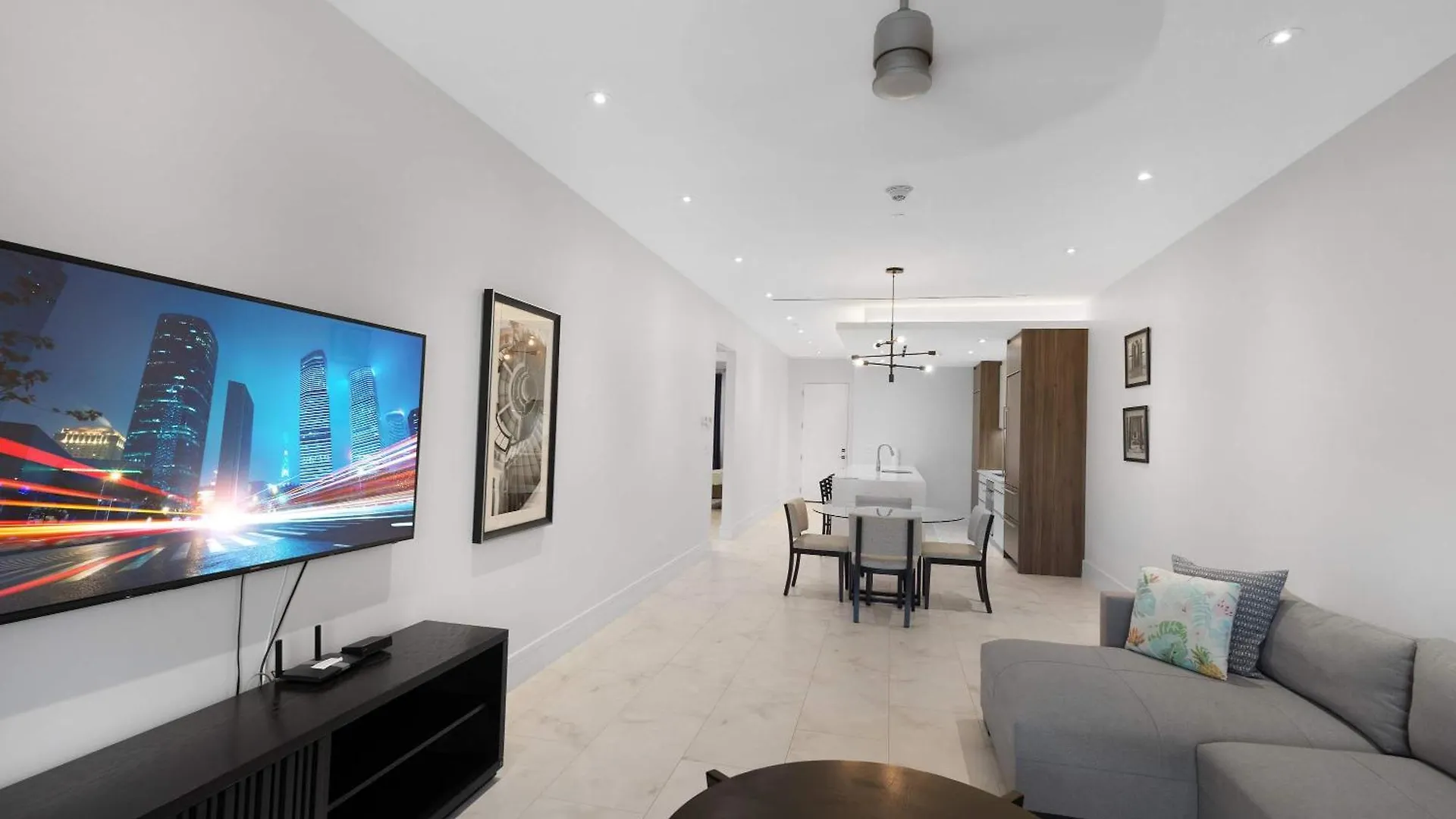 Modern Condo At One Cable Beach With Balcony Nassau