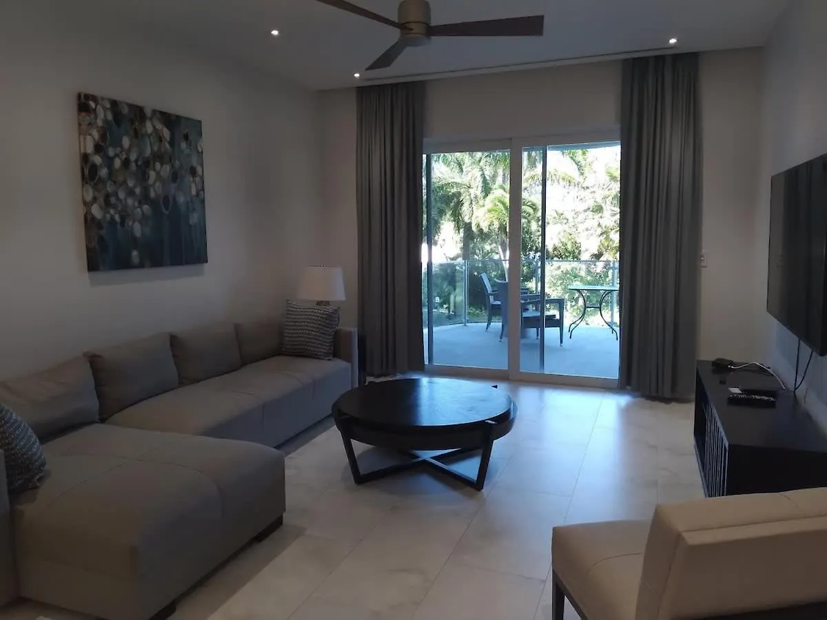 Modern Condo At One Cable Beach With Balcony Nassau 0*,
