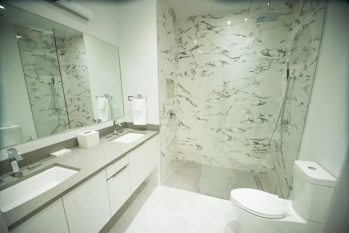Modern Condo At One Cable Beach With Balcony Nassau