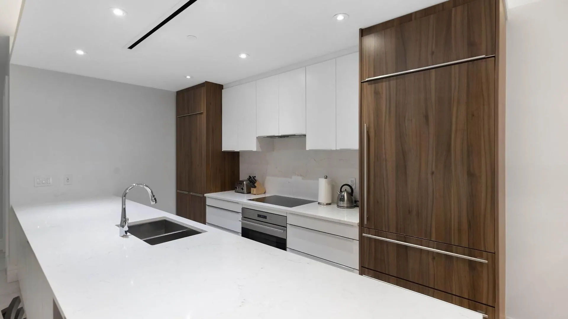 Modern Condo At One Cable Beach With Balcony Nassau Tatil Evi